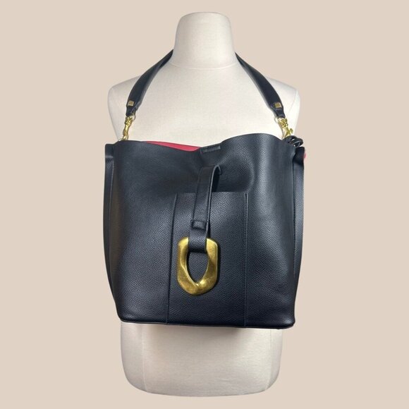 Handbags - Minimalist Black Bucket Bag Tote EUC